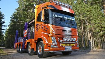 Load with Style. Holzlaster mit Ladekran, Supertruck FF 4/2018. Schweden, Volvo FH.