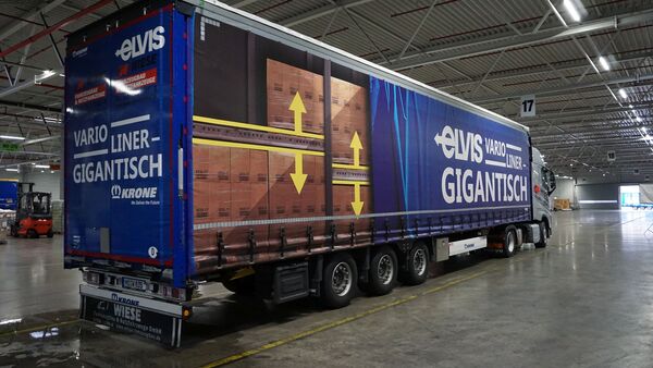 Logistik, Transport, Lkw, Trailer, Auflieger, Anhänger, Doppelstock, Krone, Fahrzeugbau, Wiese, ELVIS, Knüllwald, Ladungskooperation