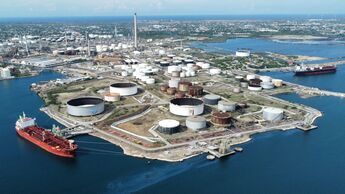 Luftaufnahme des Hafens von Willemstad, dem Haupthafen von Curaçao