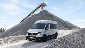 MAN erweitert das Angebot für den TGE. Der neue Lion X setzt auf Offroad-Optik, während ein Performance Kit den Heavy-Duty-Motor von 163 auf 190 PS bringt.