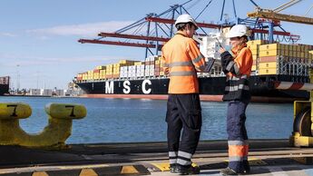 MSC-Mitarbeiter am Hafen-Terminal