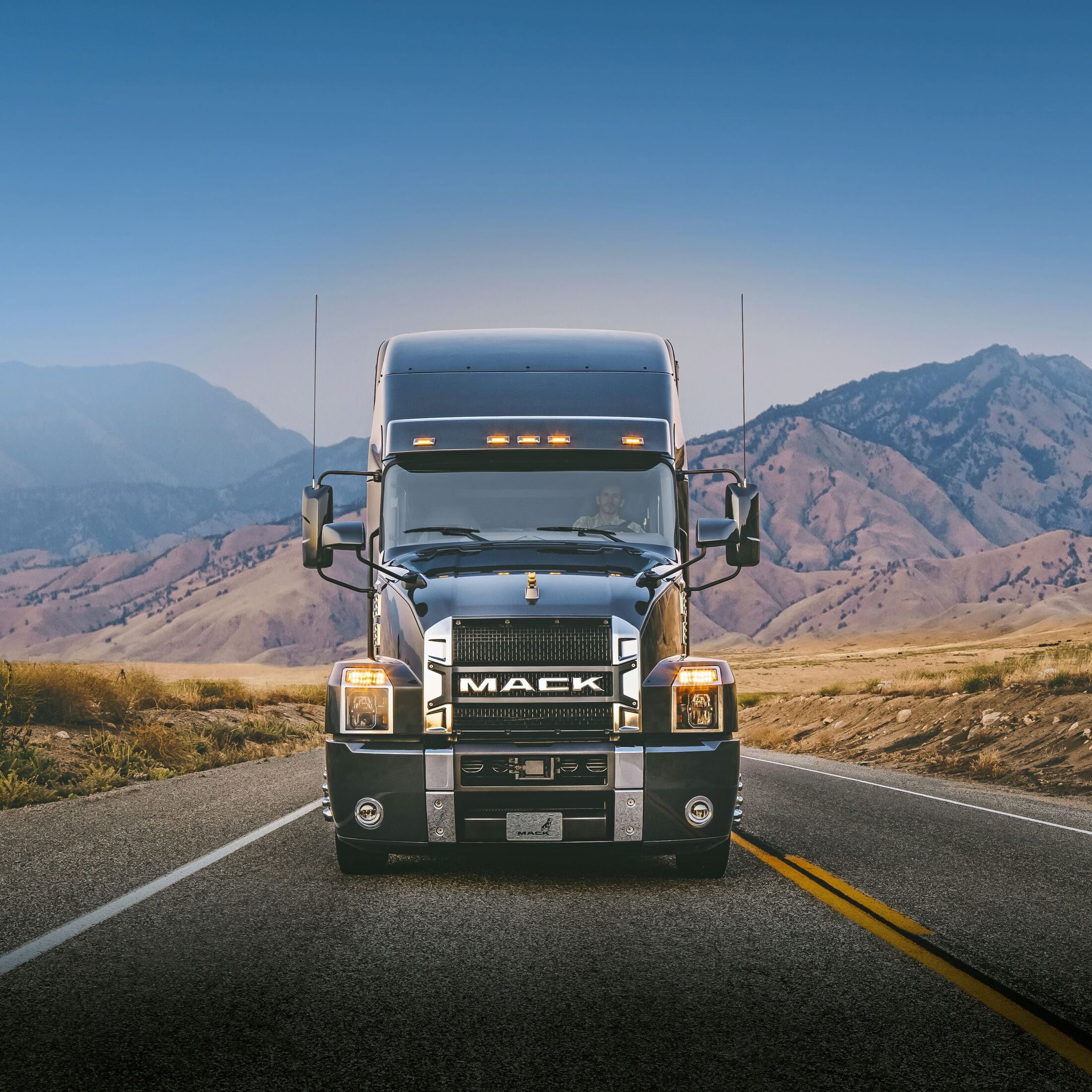 Neuer Mack Anthem: US-Truck mit Volvo-Herz | eurotransport