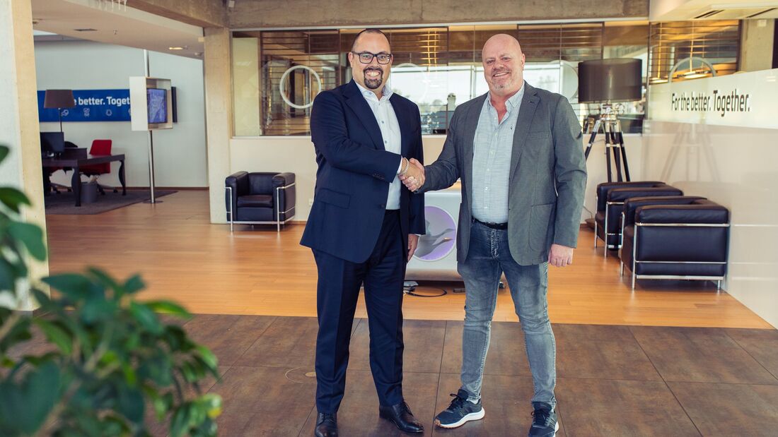 Martin Habisreitinger, COO Airfreight, Hellmann Worldwide Logistics & Tommy Erasmus, Group CEO, SkyNet Worldwide Express 