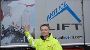 Martin Schumacher von Velog aus Knittlingen fährt mit einem Schubbodenauflieger quer durch Deutschland. Gegen Eisbildung auf der Dachplane sorgt ein einfaches Hubsystem. Profi im Profil FF 3/2018.