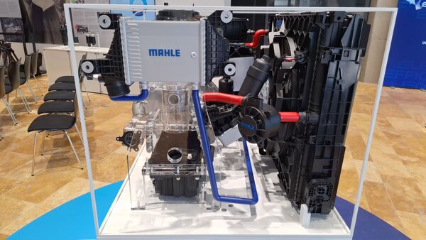 Mehr als 800 Kilometer Reichweite, rund 600 Kilogramm weniger Gewicht und ein neuer E-Motor ohne Seltene Erden: MAHLE zeigt auf der IAA Transportation 2026 zwei neue Antriebslösungen für schwere Nutzfahrzeuge.