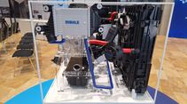 Mehr als 800 Kilometer Reichweite, rund 600 Kilogramm weniger Gewicht und ein neuer E-Motor ohne Seltene Erden: MAHLE zeigt auf der IAA Transportation 2026 zwei neue Antriebslösungen für schwere Nutzfahrzeuge.