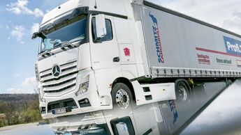Mercedes Actros 1853 Gigaspace