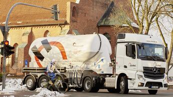 Mercedes-Benz Actros mit neuem Active Brake Assist 4 und Abbiege-Assistent