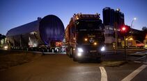 Mercedes-Benz Actros transportiert Druckbehälter