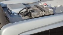 Mercedes-Benz Citaro hybrid, Exterieur, eisblau metallic, OM 936 h mit 220 kW (299 PS), 7,7 L Hubraum, Elektro-Motor mit 14 kW, 6-Gang-Automatikgetriebe, LED-Scheinwerfer, Länge/Breite/Höhe: 12.135/2.550/3.120 mm, Beförderungskapazität: max. 1/96 // Mercedes-Benz Citaro hybrid, Exterior, ice blue metallic, OM 936 h rated at 220 kW/299 hp, displacement 7.7 l, electric motor rated at 14 kW, 6-speed automatic transmission, LED headlamps, length/width/height: 12135/2550/3120 mm, passenger capacity: max. 1/96.