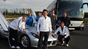 Mercedes-Benz: Neuer Mannschaftsbus für DFB