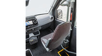 Mercedes-Benz Sprinter Travel 75, Interieur, Sitzbezüge: schwarz, MBUX Multimediasystem, OM 642 mit 140 kW (190 PS), 2,98 L Hubraum, Automatikgetriebe 7G-TRONIC PLUS, Länge/Breite/Höhe: 8.486/2.020/2.920 mm, Bestuhlung: 18+1 // Mercedes-Benz Sprinter Travel 75, Interior, seat covers: black, MBUX Multimedia System, OM 642 rated at 140 kW/190 hp, displacement 2.98 l, automatic transmission 7G-TRONIC PLUS, length/width/height: 8486/2020/2920 mm, seating: 18+1.