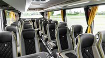 Mercedes-Benz Tourismo M/2, Interieur, Sitzbezüge: schwarz schwarz,
OM 470 Euro VI mit 335 kW (455 PS), 10,7 L Hubraum, 8-Gang Mercedes PowerShift, BiXenon-Scheinwerfer, Länge/Breite/Höhe: 13.115/2.550/3.680 mm, Bestuhlung: 1/48 // Mercedes-Benz Tourismo M/2, Interior, seat covers: black black, OM 470 Euro VI rated at 335 kW/455 hp, displacement 10.7 l, 8-speed Mercedes PowerShift transmission, BiXenon headlamps, length/width/height: 13115/2550/3680 mm, seating: 1/48.