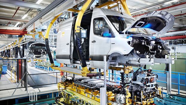Mercedes-Benz Werk Düsseldorf feiert Produktionsstart des Mercedes-Benz eSprinter

Mercedes-Benz Dusseldorf plant celebrates start of production of the Mercedes-Benz eSprinter