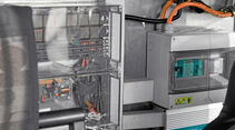 Mercedes Econic Blue-Tec Hybrid, Kabinenrückwand, Hochvolttechnik, Sicherungen
