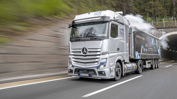 Mercedes GenH2 Brennstoffzellen-Lkw Wasserstoff Fuel Cell 2023