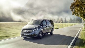 Mercedes V-Klasse 2019, fahrend, schräg, vorne, links
