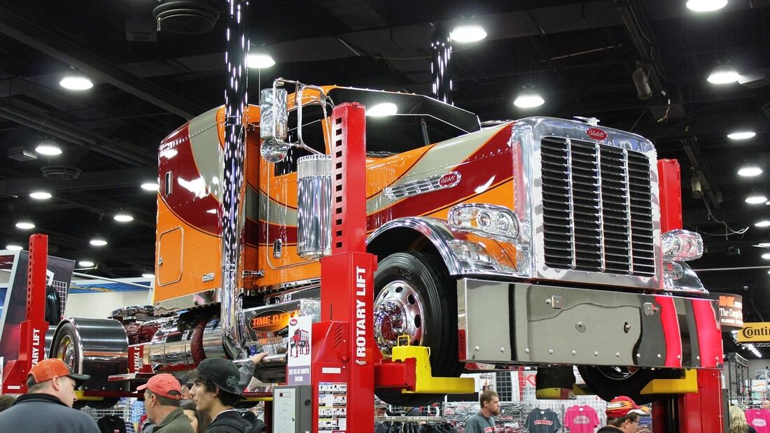 Mid-America Trucking Show 2015