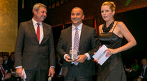 Miete/Leasing, v. li.: Thomas Paul Göttl, Andre Girnus, Mercedes-Benz Charterway, Alexandra von Lingen