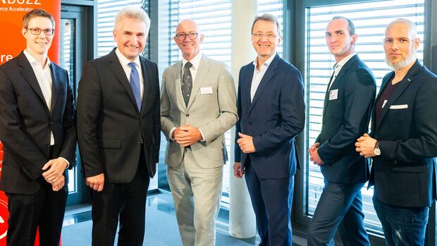 Mit STARBUZZ starten Startups digital durch