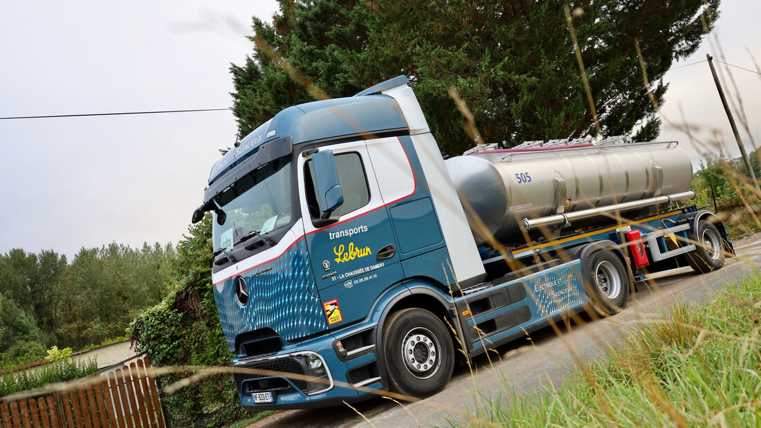 Mit Strom zum Schaum: eActros 600 bei der Weinlese im Einsatz

From electricity to foam: eActros 600 in operation during the grape harvest
