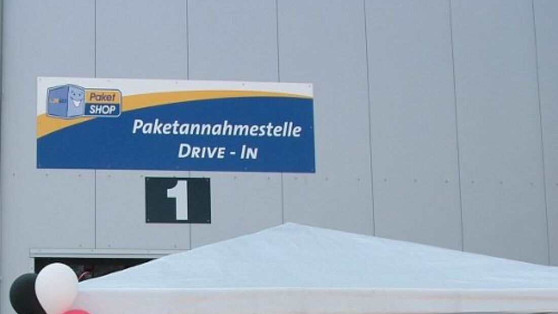 Mit dem Auto zum Paketschalter