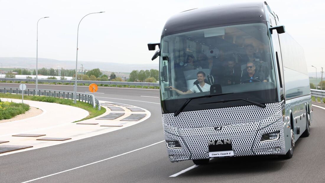 Mit dem MAN Lions Coach kommt der erster elektrische Reisebus aus Europa auf den Markt.