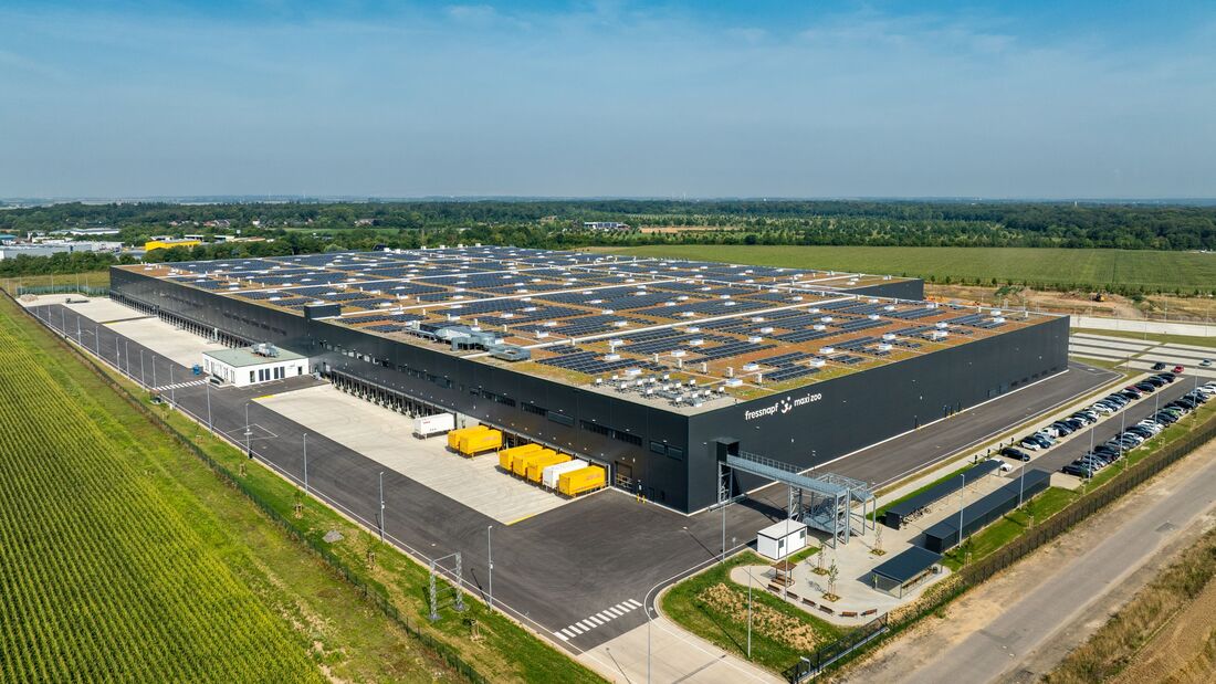 Mit einem feierlichen Festakt hat Europas führender Heimtierhändler Fressnapf sein neues Logistikzentrum in Nörvenich offiziell eröffnet. 