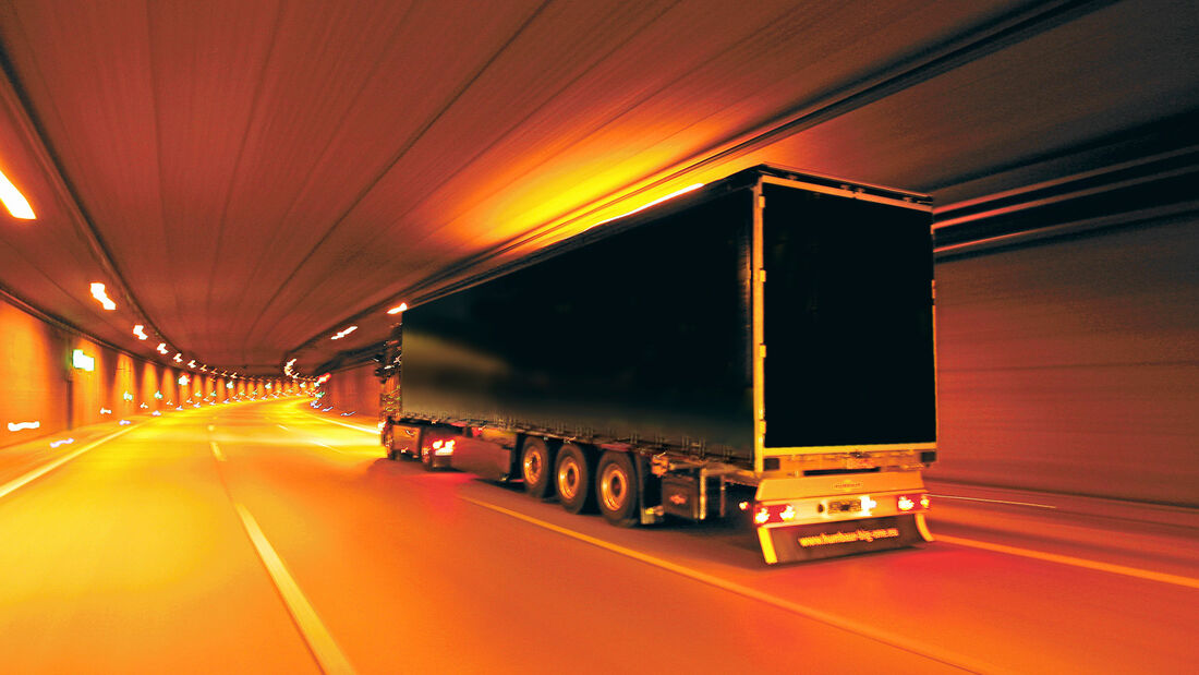 Mobilität: Tunnel, Lkw