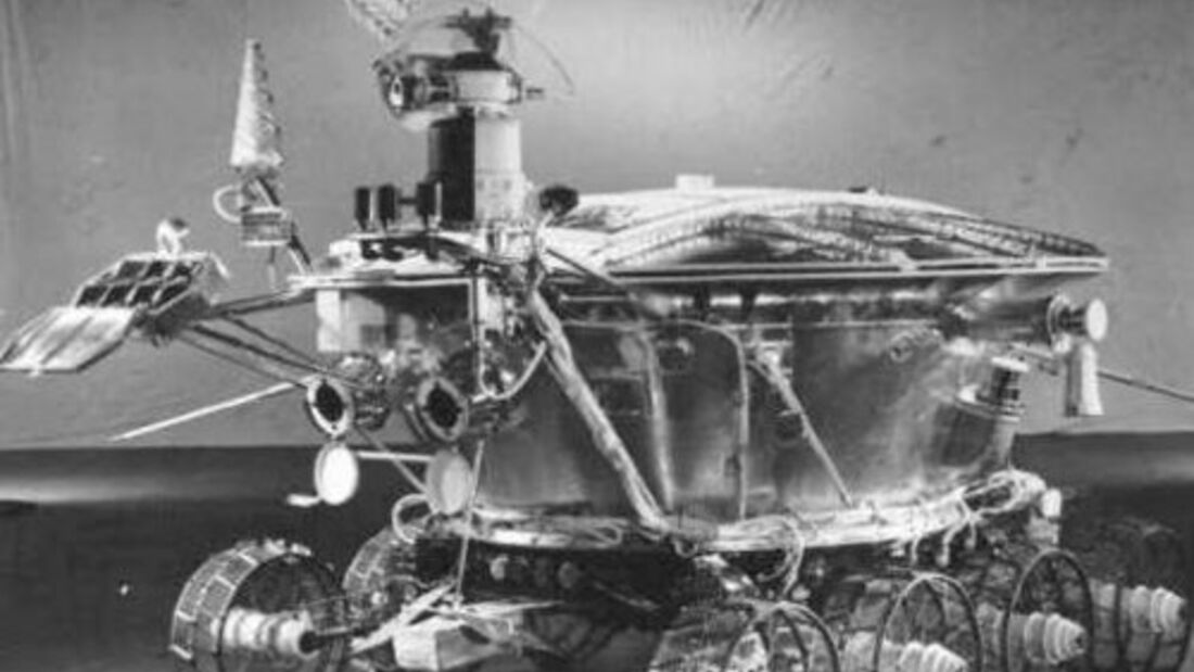 Mondlandesonde Lune 17 einer Proton-Rakete setzt den Rover auf dem Mond ab