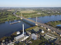 NUR ZUM EINMALIGEN GEBRAUCH.    Autobahn, Bonn, Brücke, Rhein, Himmel, Nordrhein-Westfalen, Tourismus, urbano, Stadtlandschaft, Architektur, Panorama, Landschaft, Anblick, Silhouette, Schiff, reisen, Industrie