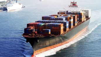 NUR ZUM EINMALIGEN GEBRAUCH, Large cargo container ship arriving in port