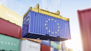 NUR ZUM EINMALIGEN GEBRAUCH.  Logistik, Container, Ausfuhr, Einfuhr, gewerblich, Fracht, kommerziell, EU, Lieferung, Schifffahrt, Handel, Dock, Verkehr, Industrie, Versand, Laferung, Kran, Einteilungen, Containerhafen, Frachtgut, International, Terminal, Lagerhaus, Europa, Ausstattung, Gut, Hafen, Stahl, global, Waren, Himmel
