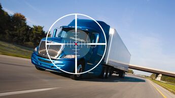 Navistar, Fadenkreuz