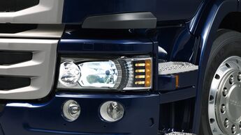 Neue Hauptscheinwerfer integrieren LED- und Tagfahrlicht.