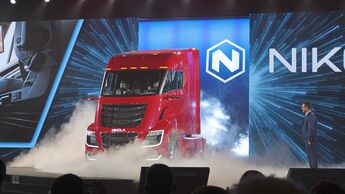 Nikola World Phoenix Arizona Brennstoffzellen-Lkw Fuel Cell Truck One Two Tre 2019