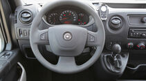 Opel Movano Combi, Cockpit