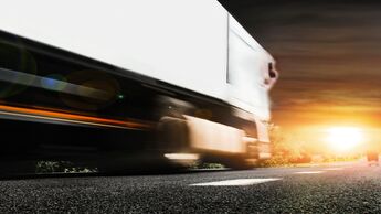 PLA, Lkw, Nacht, Fahrt