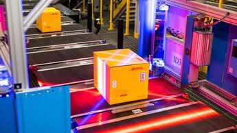 Paket-Sortierung bei DHL Express