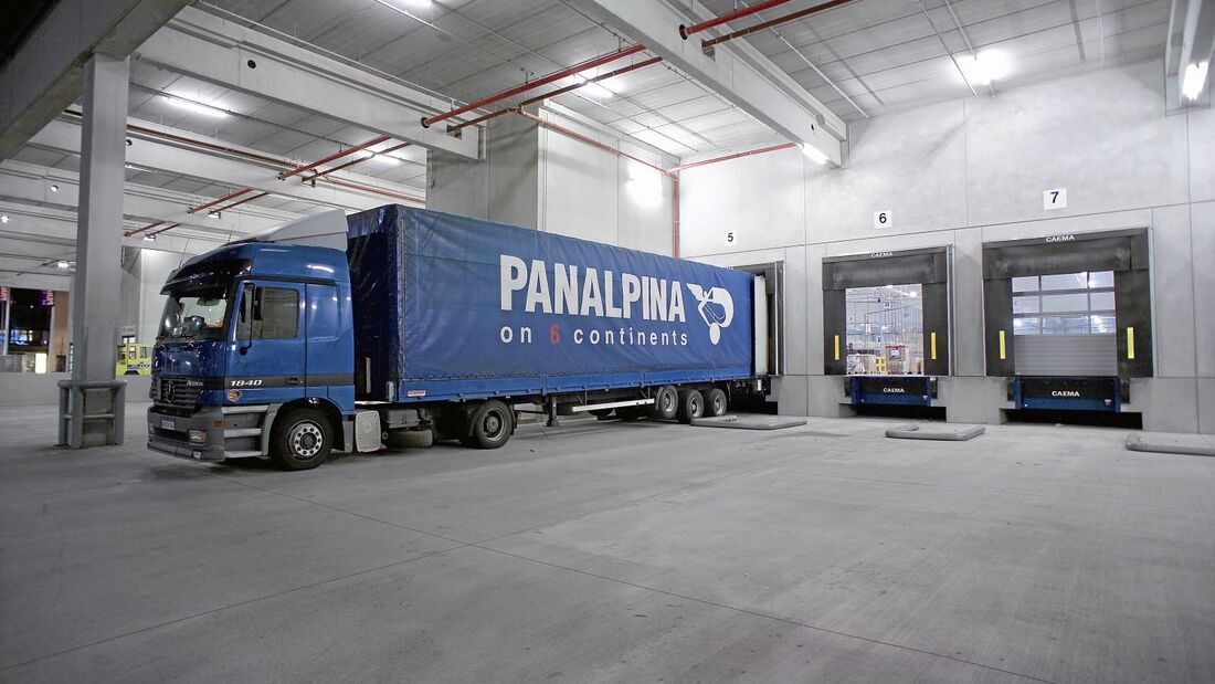 Panalpina, Lkw, Rampe