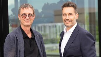 Peter Kloiber geht nach 28 Jahren im Führungsgremium von Gebrüder Weiss in den Ruhestand. Peter Schafleitner, bisher Direktor Produktmanagement Landverkehr beim internationalen Logistikkonzern, rückt in die Geschäftsleitung auf.