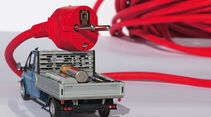 Pritschenwagen, Batterien, Kabel