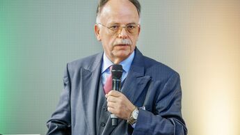 Prof. Dr. Karlheinz Schmidt Geschäftsführendes Präsidialmitglied Bundesverband Güterkraftverkehr Logistik und Entsorgung (BGL)