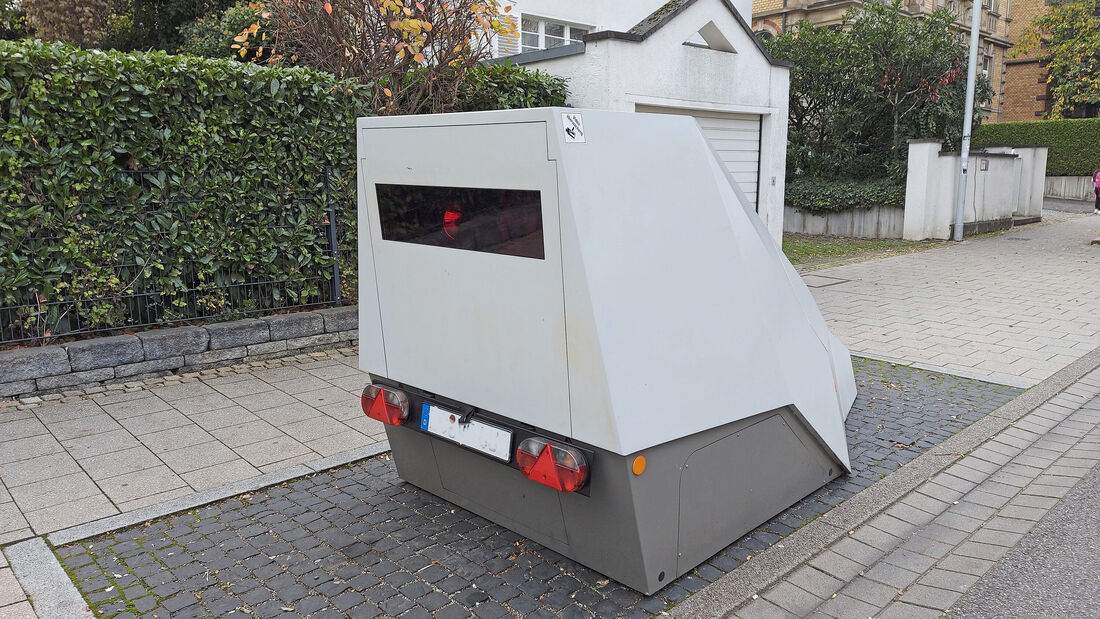 Radarfalle, Blitzer, Anhänger, Tarnen und Täuschen, Fahrer vor Gericht FF 7/2021