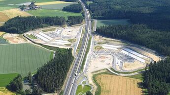 Ramsauers Verkehrsministerium: Rastanlagen in staatlicher Konzession schrpfen Autofahrer und Steuerzahler / Vier bayerischen Autohfen platzt wegen berflssigen Raststtten-Neubauten der Kragen