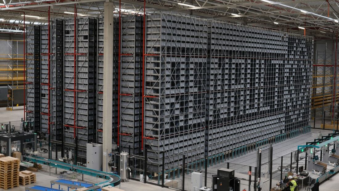 Renault Deutschland weiht neues, hochmodernes Logistikzentrum in Brühl ein.
