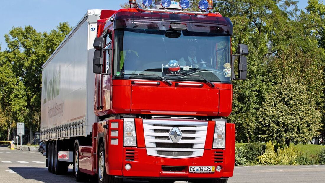 Renault Magnum