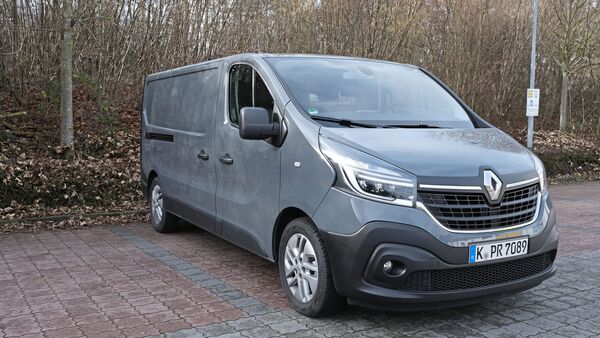 Renault Trafic Energy dCi 145 EDC Kastenwagen grau Doppelkupplungsgetriebe