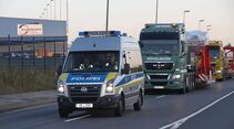 Report BF4-Fahrzeuge, Schwertransport, polizeiähnliche Befugnisse. FF 10/2017.