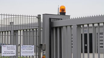 Report Parkplatzmangel FF 4/2018, Wildparken, Parkplätze, Rasthöfe, Autobahn, Auffahrt, Standstreifen, Gefahr, Polizei, Bosch Secure Truck Parking.